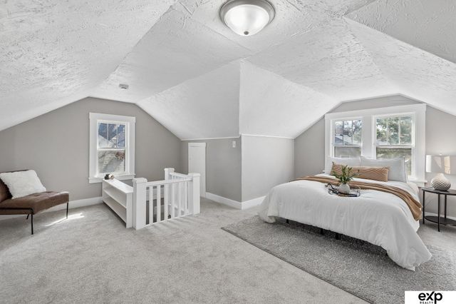 4855 Maple Street, Omaha, NE 68104