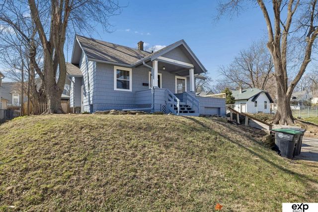 4855 Maple Street, Omaha, NE 68104
