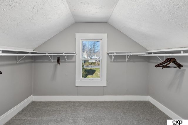 4855 Maple Street, Omaha, NE 68104