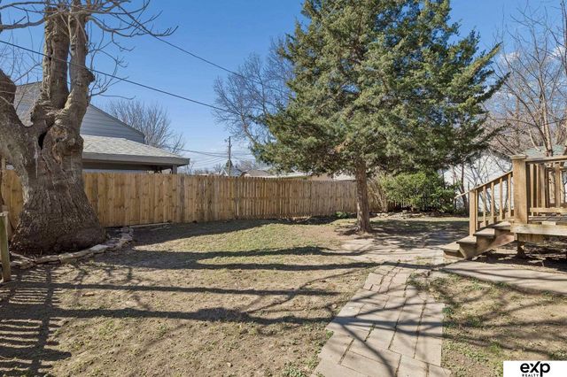 4855 Maple Street, Omaha, NE 68104