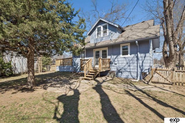 4855 Maple Street, Omaha, NE 68104