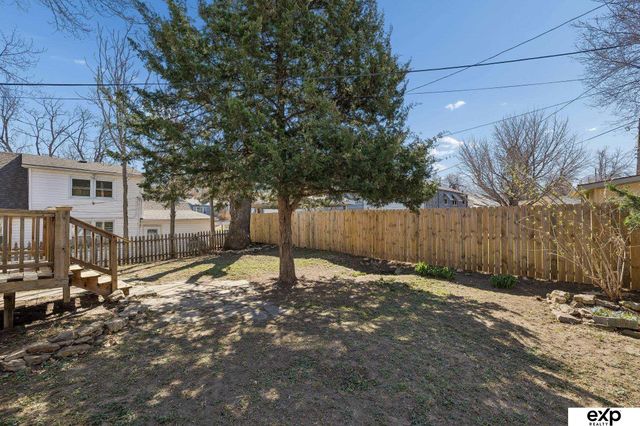 4855 Maple Street, Omaha, NE 68104