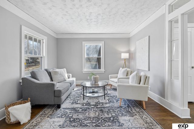 4855 Maple Street, Omaha, NE 68104