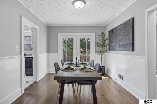 4855 Maple Street, Omaha, NE 68104