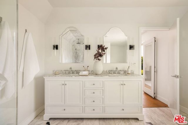 3701 Multiview Drive, Los Angeles, CA 90068
