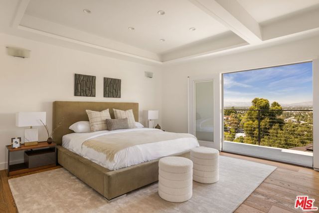 3701 Multiview Drive, Los Angeles, CA 90068