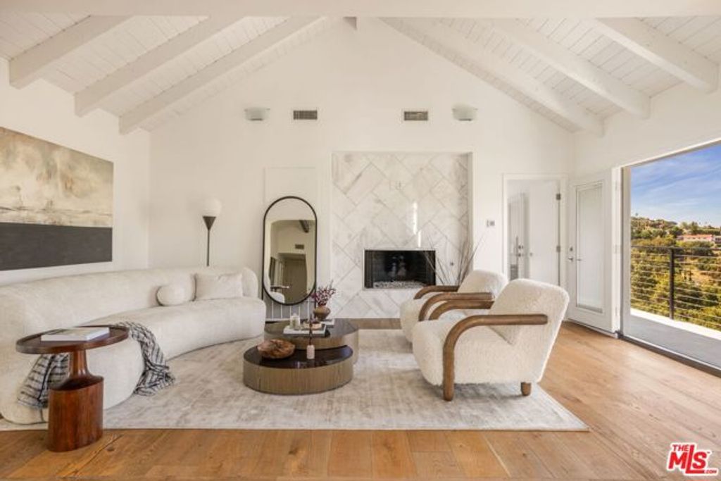 3701 Multiview Drive, Los Angeles, CA 90068