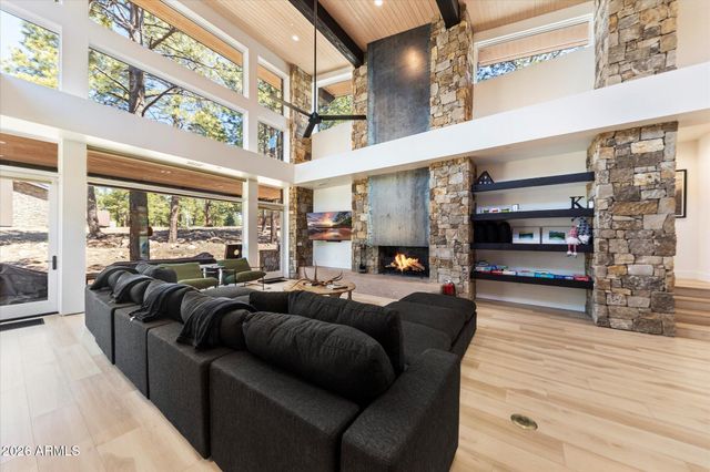 3560 S Clubhouse Circle, Flagstaff, AZ 86005