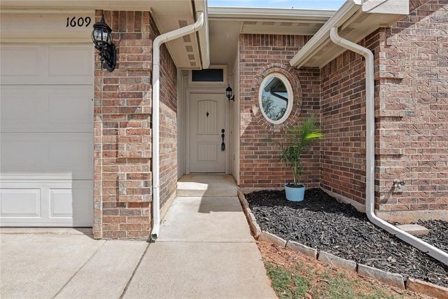 1609 Chambers Street, Norman, OK 73071