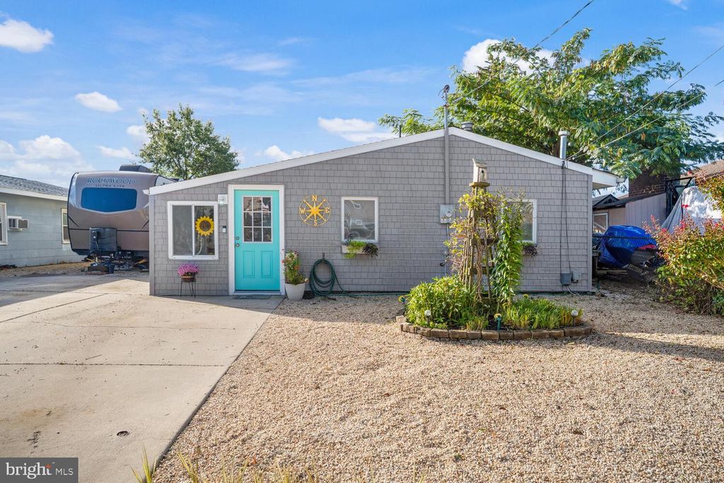 27 LAKE HURON DR, Little Egg Harbor Twp, NJ 08087