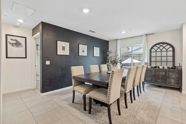 1011 E Russell Avenue, Visalia, CA 93292