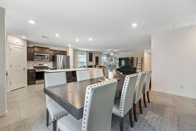 1011 E Russell Avenue, Visalia, CA 93292