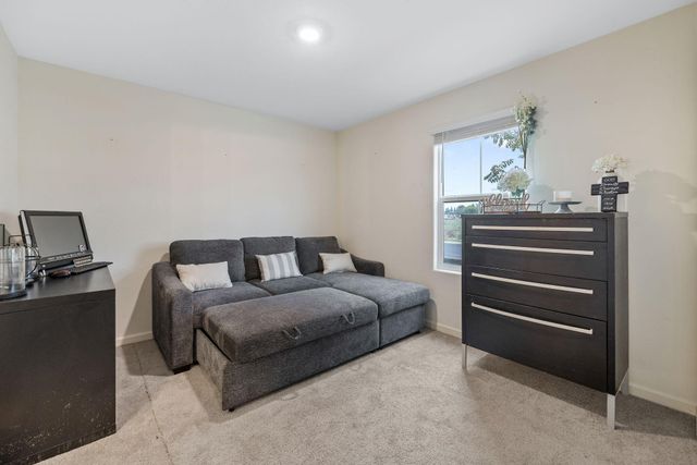 1011 E Russell Avenue, Visalia, CA 93292