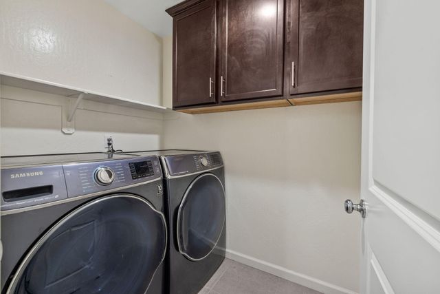 1011 E Russell Avenue, Visalia, CA 93292