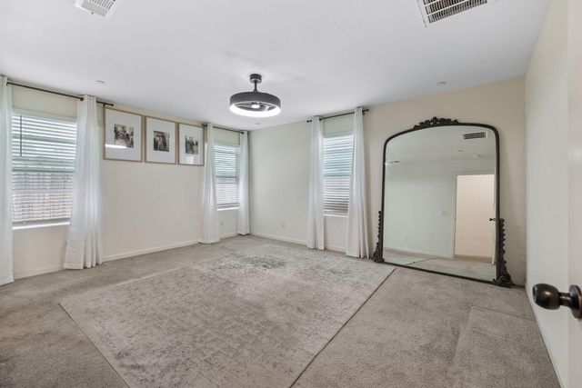 1011 E Russell Avenue, Visalia, CA 93292