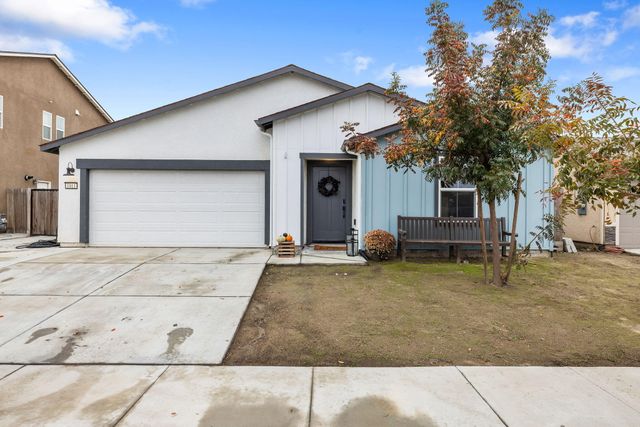 1011 E Russell Avenue, Visalia, CA 93292
