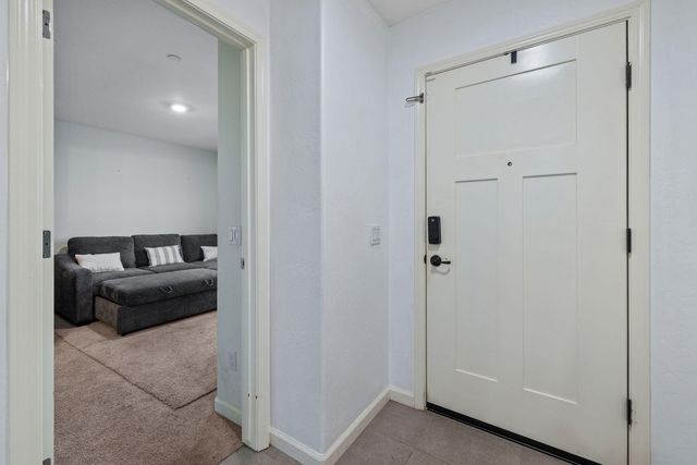 1011 E Russell Avenue, Visalia, CA 93292