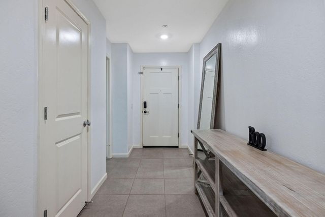 1011 E Russell Avenue, Visalia, CA 93292