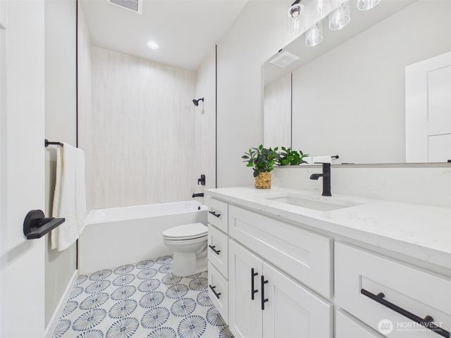 9401 355th Street S, Roy, WA 98558