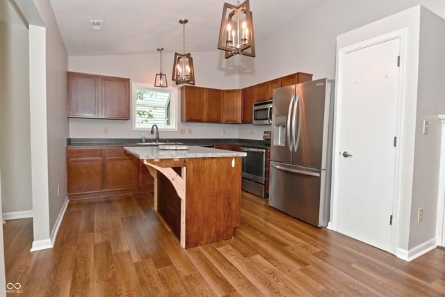 2273 Bridlewood Drive, Franklin, IN 46131
