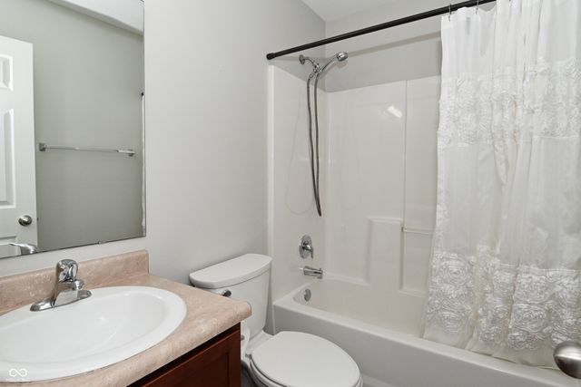 2273 Bridlewood Drive, Franklin, IN 46131