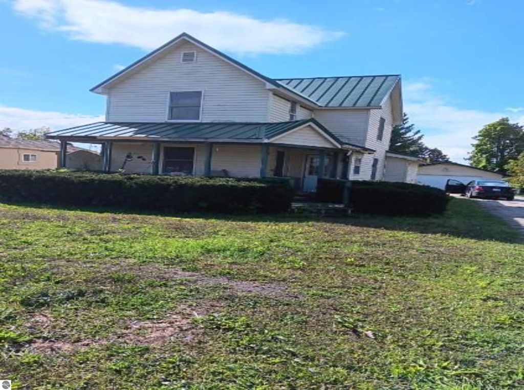 Image 1 of property listing at 208 E Main Street, Hale, MI 48739