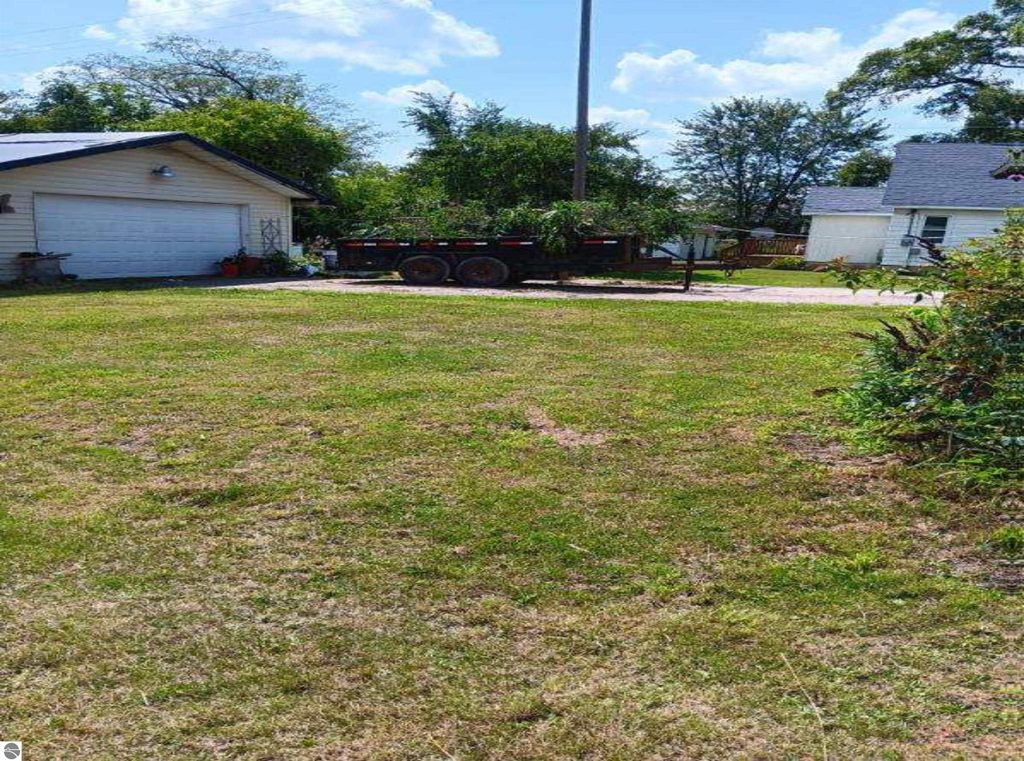 Image 4 of property listing at 208 E Main Street, Hale, MI 48739