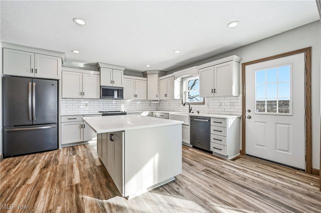 5570 W Garfield Road, Salem, OH 44460