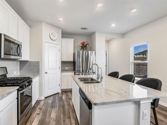 314 Durango Downs DR, Hutto, TX 78634