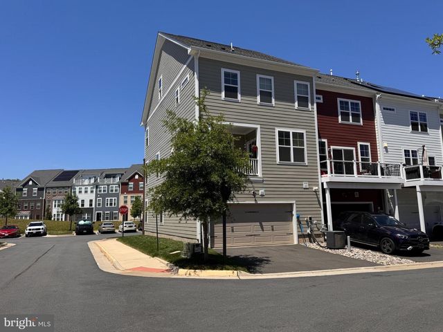 17759 KINGFISHER ISLE RD, Dumfries, VA 22026