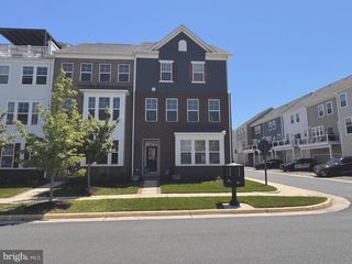 17759 KINGFISHER ISLE RD, Dumfries, VA 22026