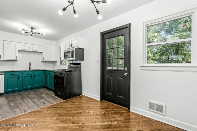 1119 Ireland Dr, Louisville, KY 40219