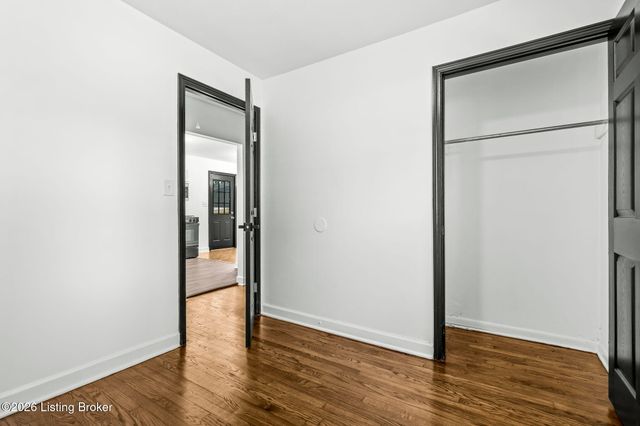 1119 Ireland Dr, Louisville, KY 40219