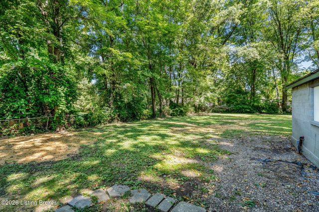 1119 Ireland Dr, Louisville, KY 40219