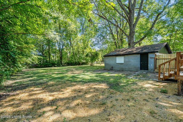 1119 Ireland Dr, Louisville, KY 40219