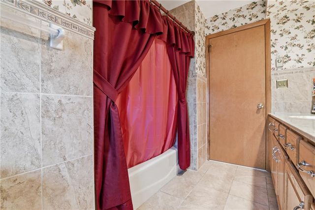 3303 Barklay Road, Whitehall Twp, PA 18052