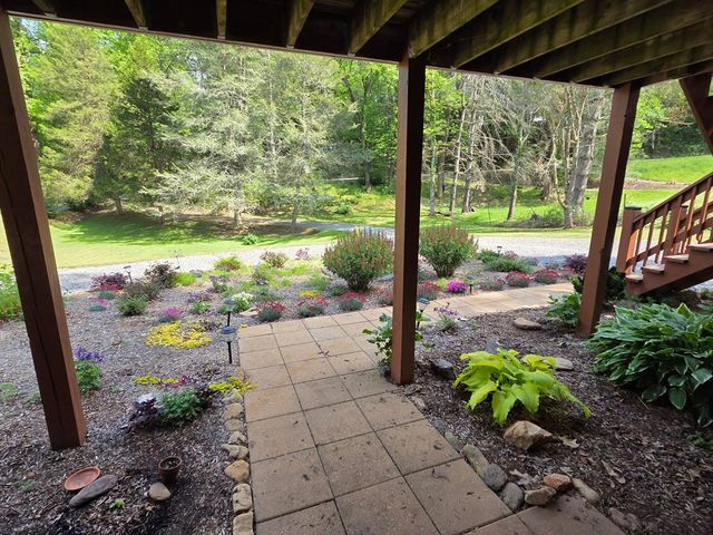 208 Ledford Chapel Road, Hayesville, SC 29004