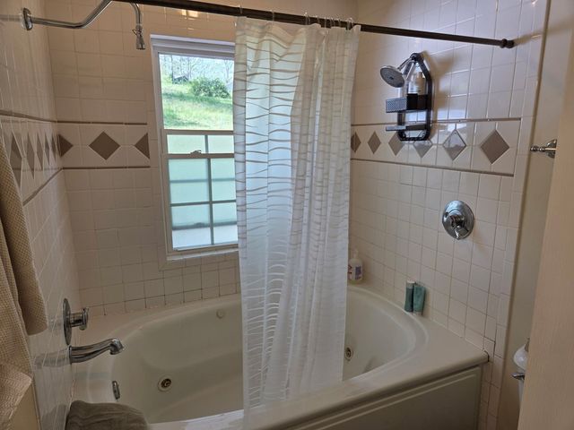208 Ledford Chapel Road, Hayesville, SC 29004