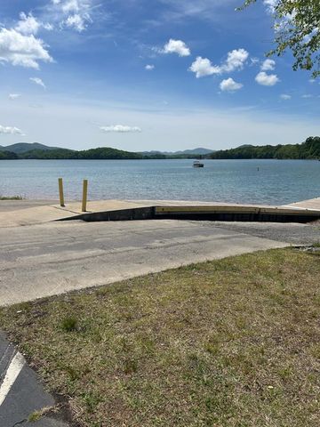 208 Ledford Chapel Road, Hayesville, SC 29004