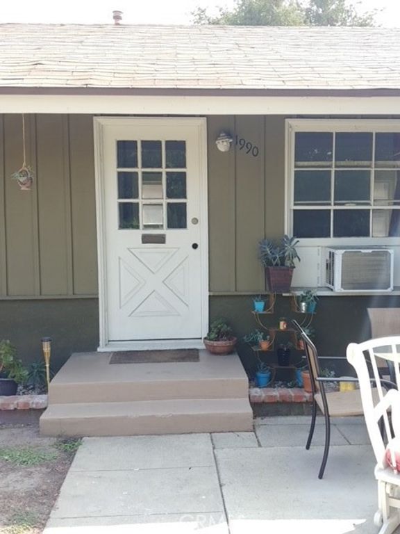 1988 N Ontario Street, Burbank, CA 91505