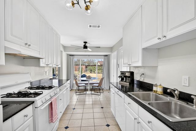 3105 Palmdale Circle, Farmers Branch, TX 75234