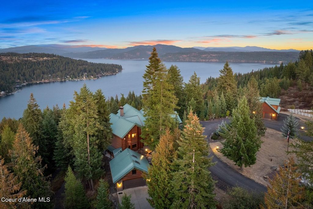 18869 S Trekker Woods Rd, Coeur d'Alene, ID 83814