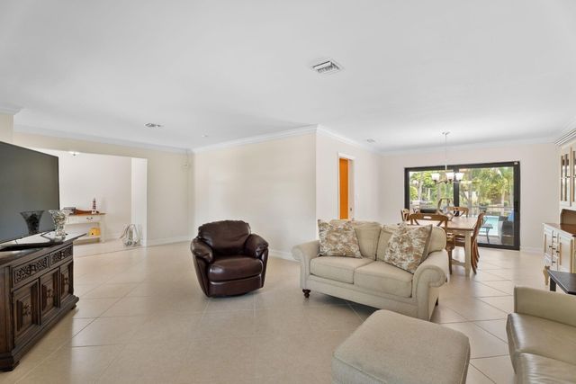 5570 NE 26 Avenue, Fort Lauderdale, FL 33308