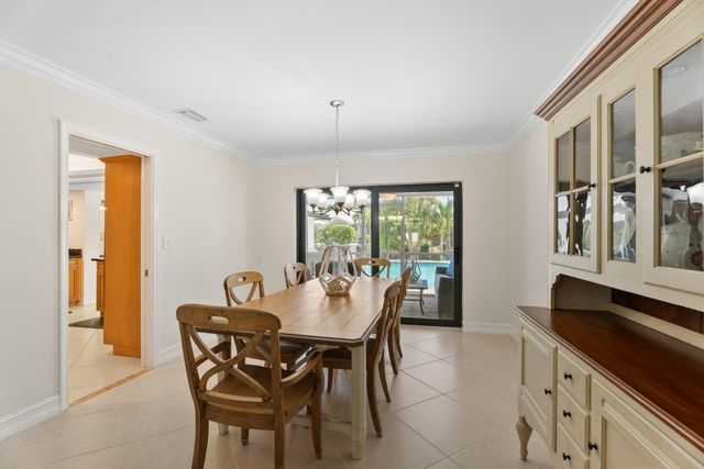 5570 NE 26 Avenue, Fort Lauderdale, FL 33308