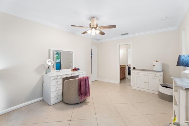 5570 NE 26 Avenue, Fort Lauderdale, FL 33308