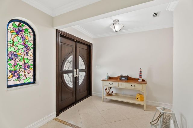 5570 NE 26 Avenue, Fort Lauderdale, FL 33308