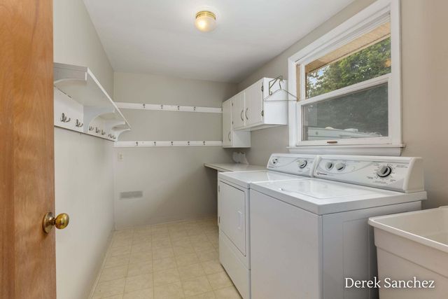 4674 Fennessy Street SW, Grand Rapids, MI 49534