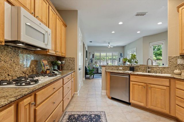 2356 Winding Way, Lincoln, CA 95648
