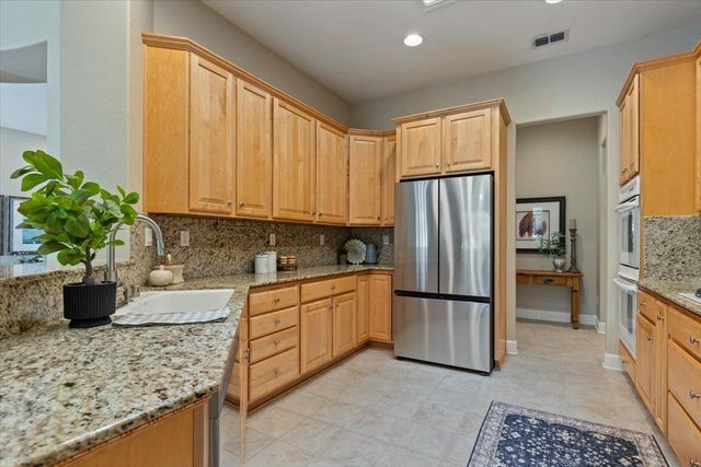 2356 Winding Way, Lincoln, CA 95648