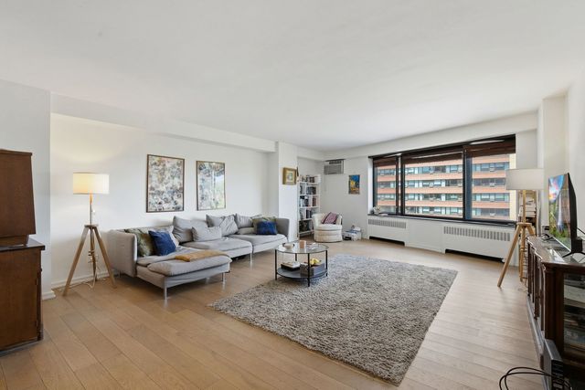3100 N Lake Shore Drive 601, Chicago, IL 60657